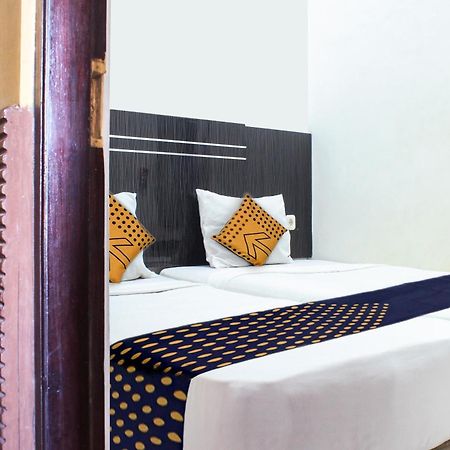 Spot On 3605 Clarichie Guest House Kupang  Luaran gambar