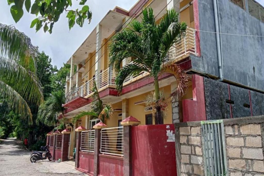Spot On 3605 Clarichie Guest House Kupang  Luaran gambar