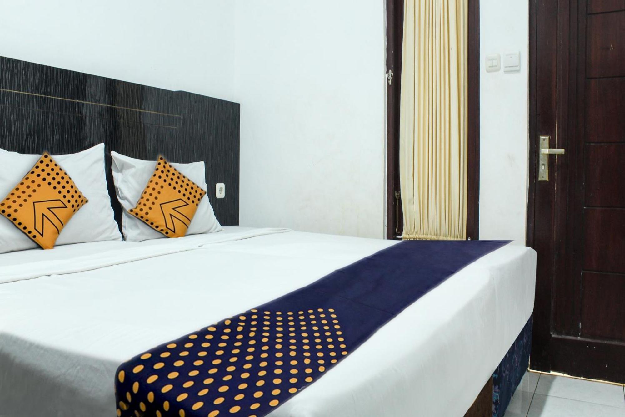 Spot On 3605 Clarichie Guest House Kupang  Luaran gambar