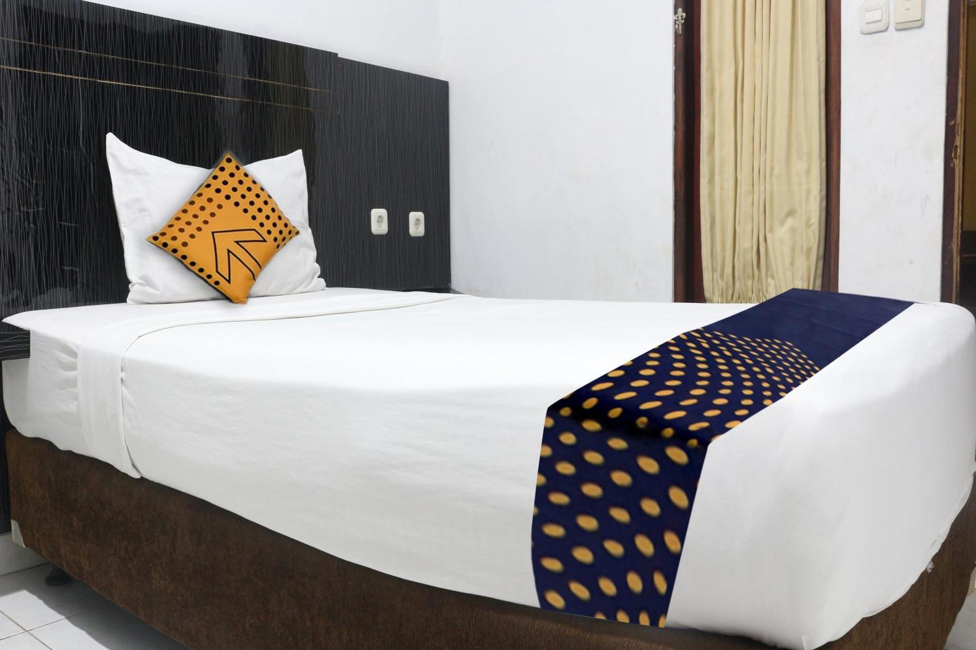 Spot On 3605 Clarichie Guest House Kupang  Luaran gambar