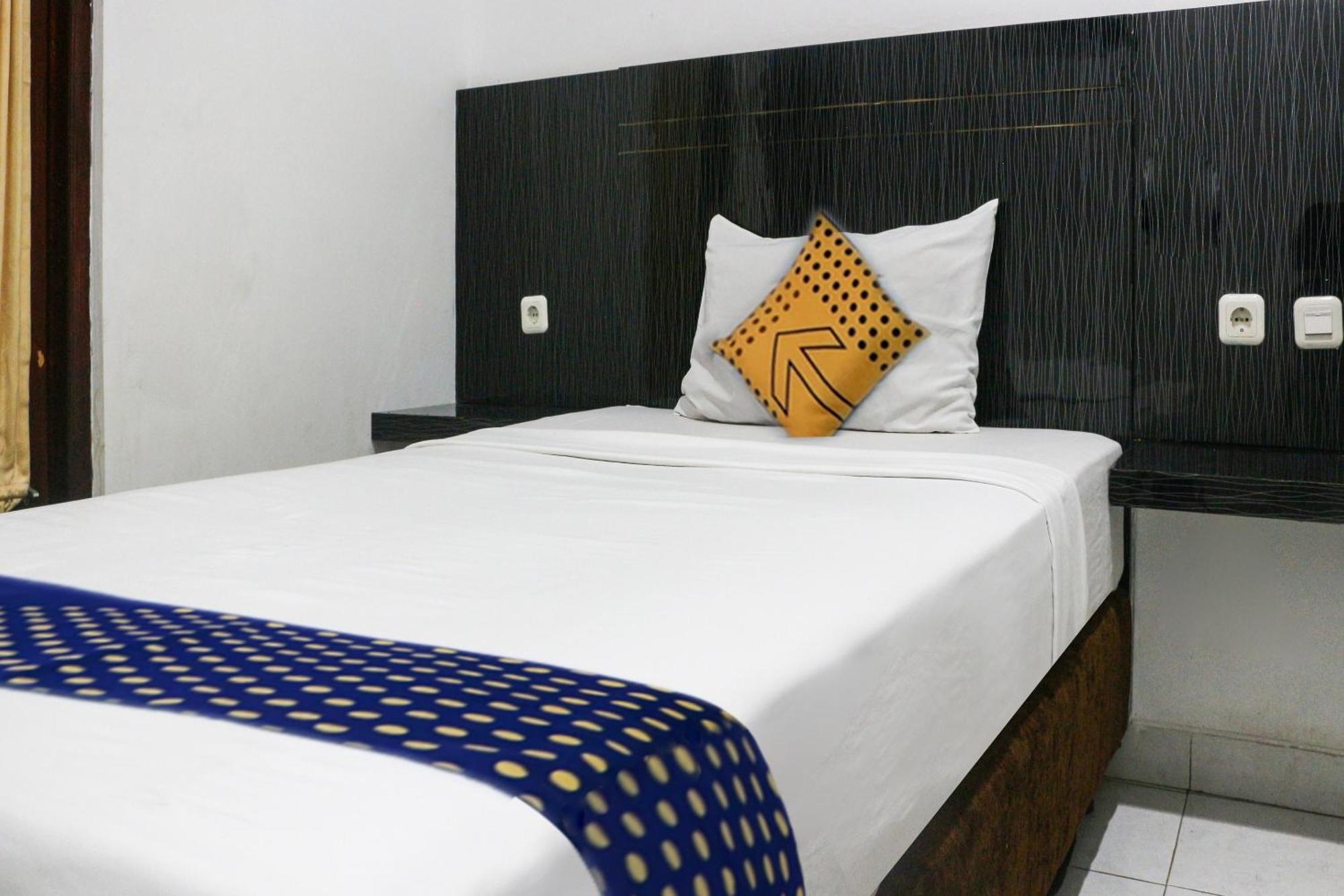Spot On 3605 Clarichie Guest House Kupang  Luaran gambar