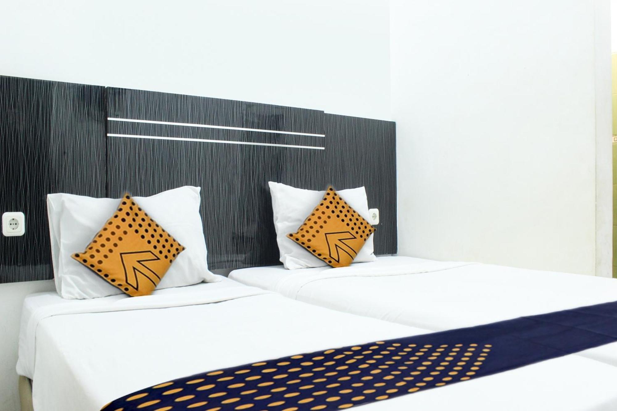 Spot On 3605 Clarichie Guest House Kupang  Luaran gambar